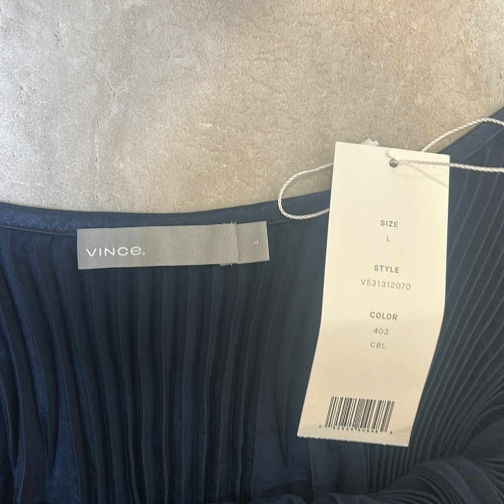 Vince navy silk pleated cami - Picture 2 of 4